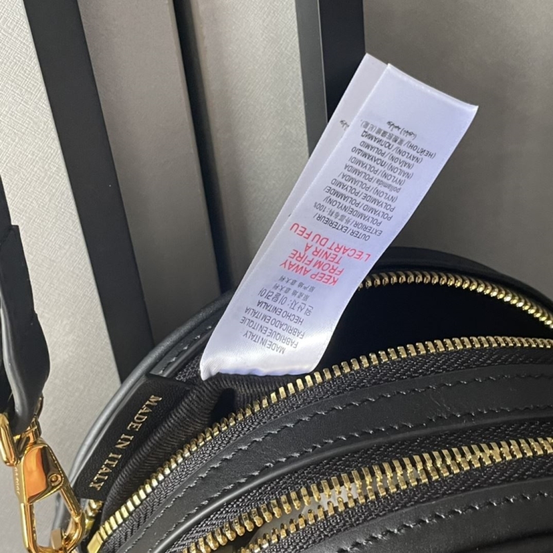 Bv*b*rry round bags